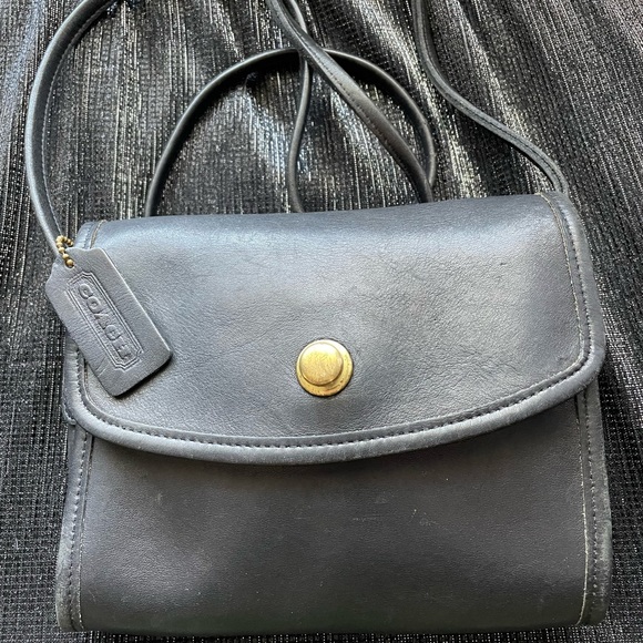 Coach Handbags - VINTAGE COACH Chrystie crossbody